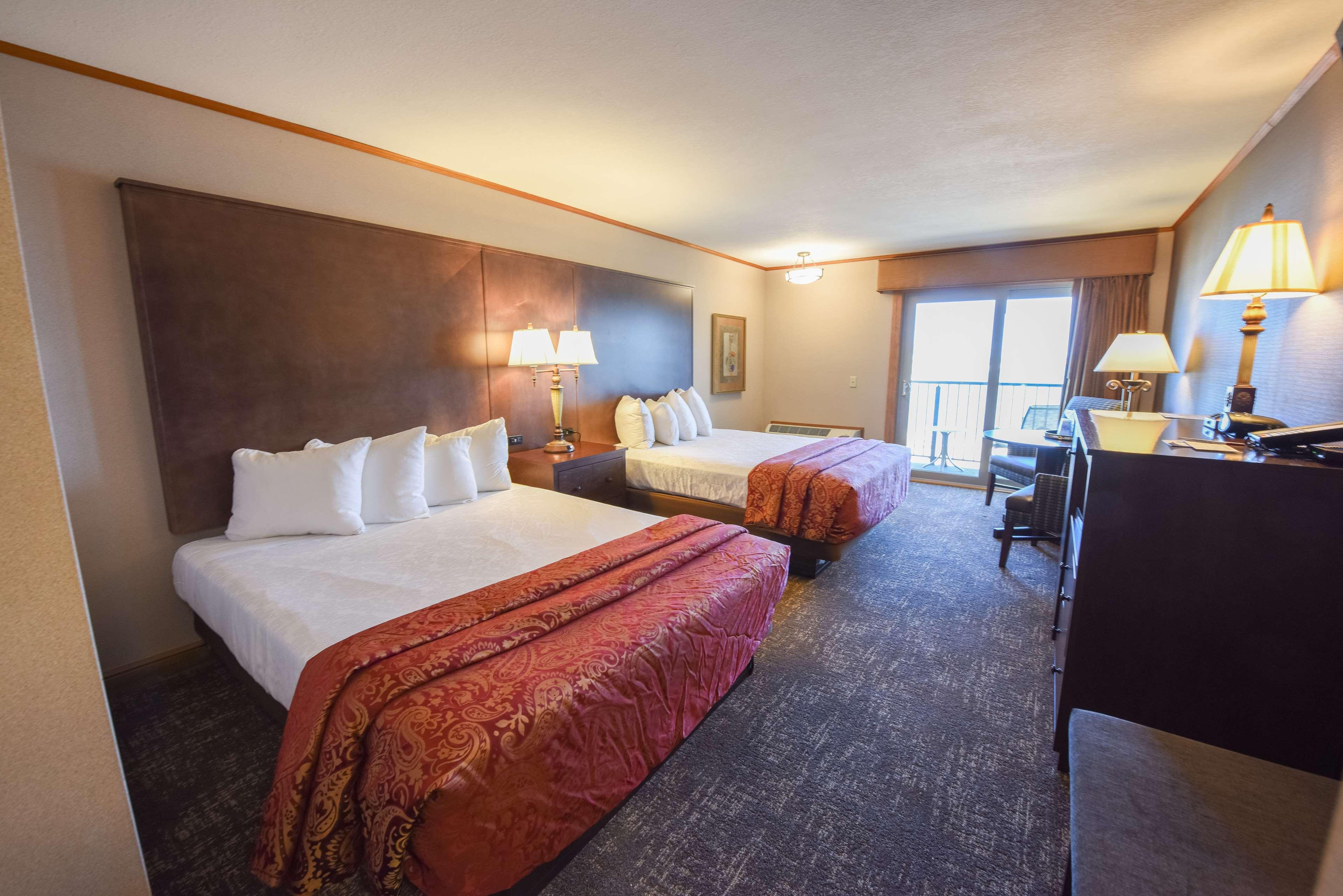 Best Western Plus Dockside Waterfront Inn Маккино Сити Экстерьер фото