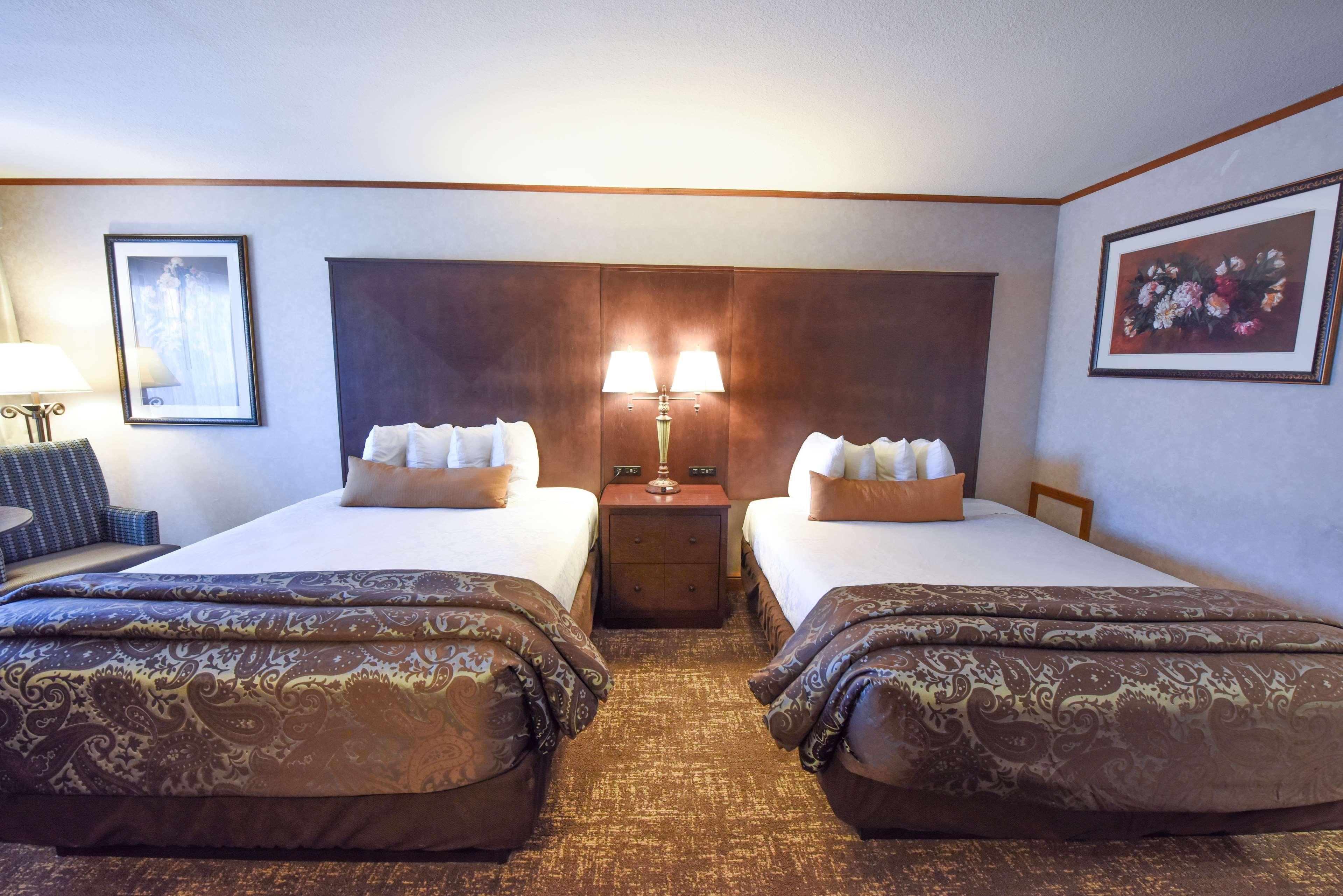 Best Western Plus Dockside Waterfront Inn Маккино Сити Экстерьер фото