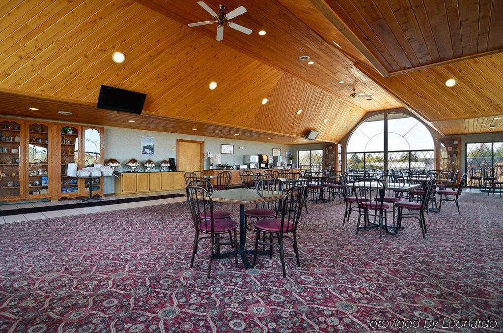 Best Western Plus Dockside Waterfront Inn Маккино Сити Экстерьер фото