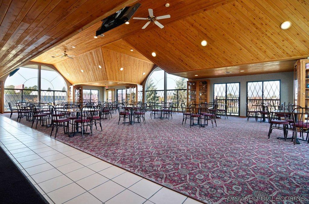 Best Western Plus Dockside Waterfront Inn Маккино Сити Экстерьер фото